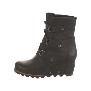 Sorel Joan of Arc Black Lace Up Boots for Stylish Comfort